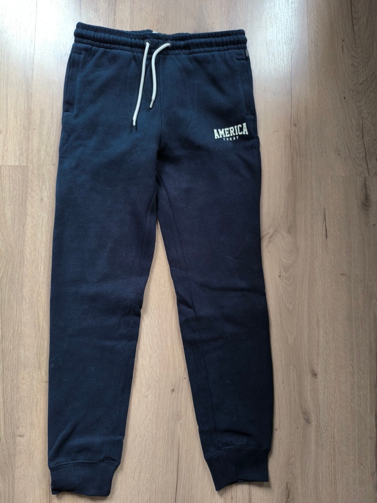 Blauwe jogging broek america today jongen maat 164, Ophalen of Verzenden, Jongen, Broek