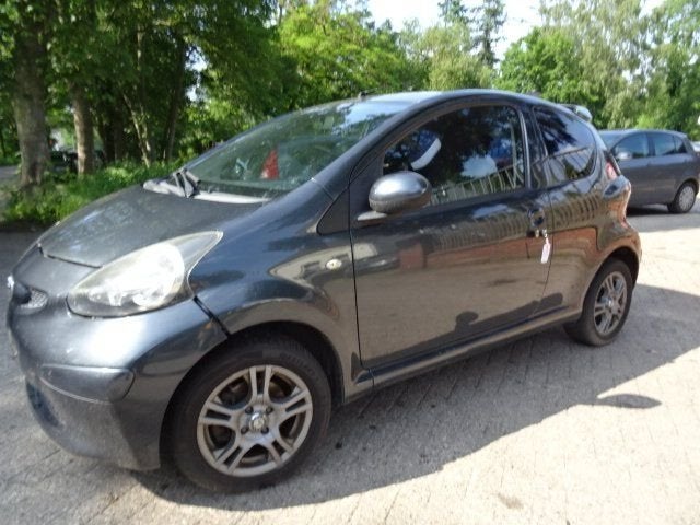 Toyota Aygo bj 2006 3 deurs 158000 km voor demontage., Gebruikt, -, -, Ophalen of Verzenden