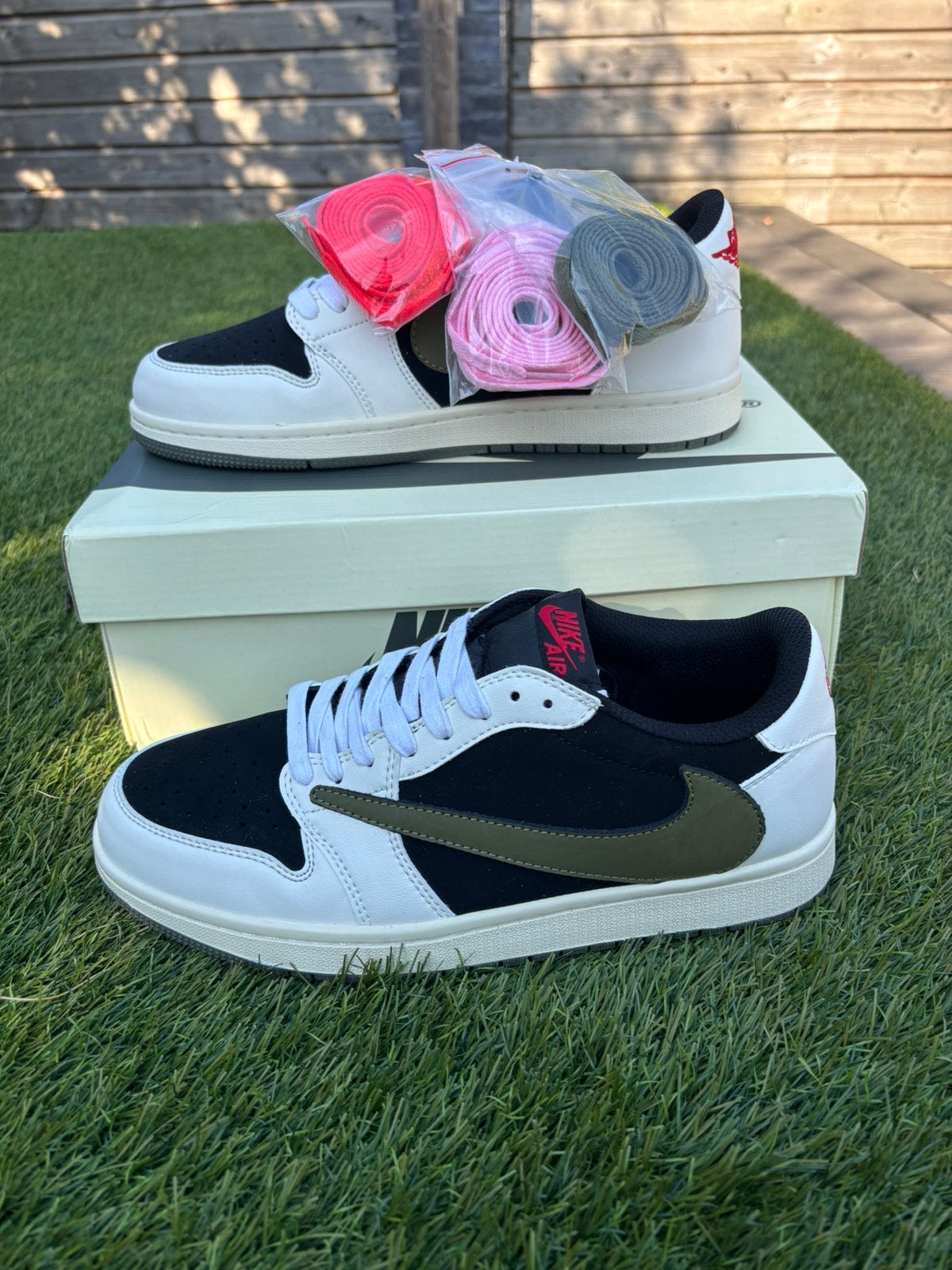 Nike X Travis Scott Black & Olive, Zwart, Nieuw, Ophalen of Verzenden, Sneakers of Gympen