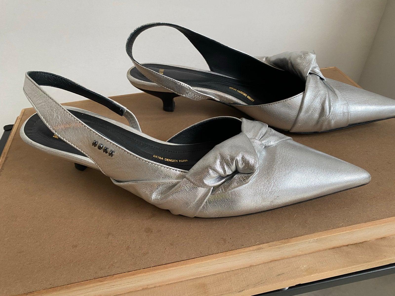 Nubikk Queenie Ann Silver Metallic Shiny, Kleding | Dames, Schoenen, Ophalen of Verzenden, Zo goed als nieuw, Overige kleuren
