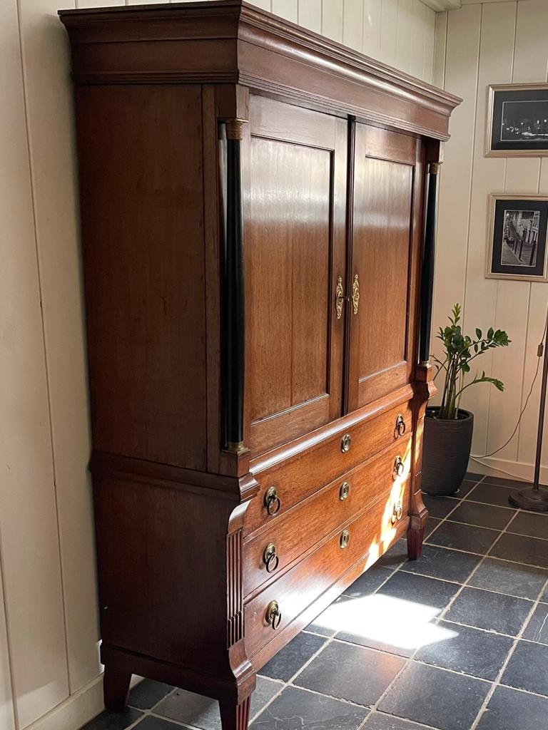 Kabinet Kast Linnenkast uit 1780/1800jt, Ophalen of Verzenden