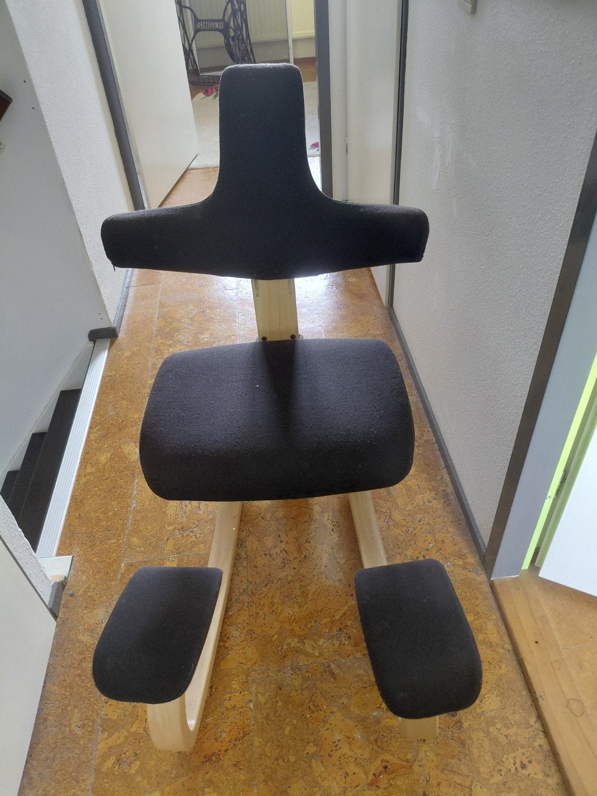 Ergonomische Stokkenkniestoel - Zwart met Houten Frame, Ophalen, Zwart, Ergonomisch, Zo goed als nieuw