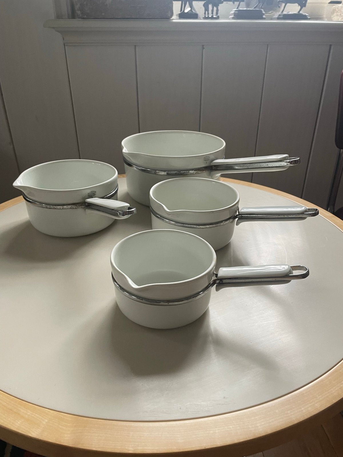 Set van 4 antieke Franse FRUGIER ALUMINITE steelpannen, Antiek en Kunst, Ophalen of Verzenden