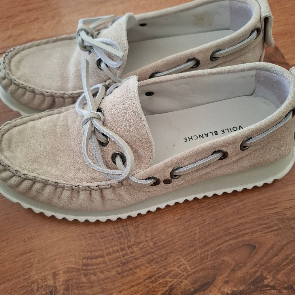 Voile Blanche instappers - beige suède, Voile Blanche, Ophalen of Verzenden, Zo goed als nieuw, Instappers