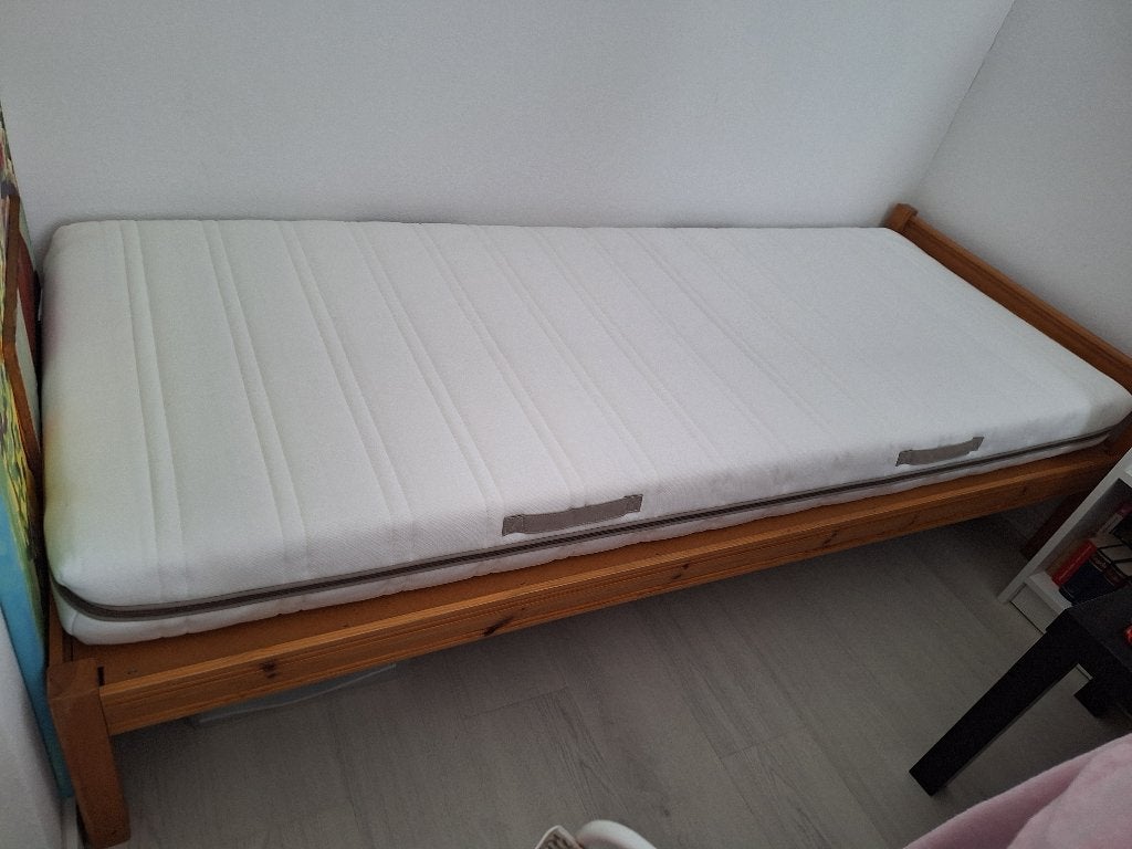 Eenpersoonsbed, grenen, 85x200, tot 65-70kg, regio Parkstad, Ophalen, Overige materialen, Gebruikt, 90 cm
