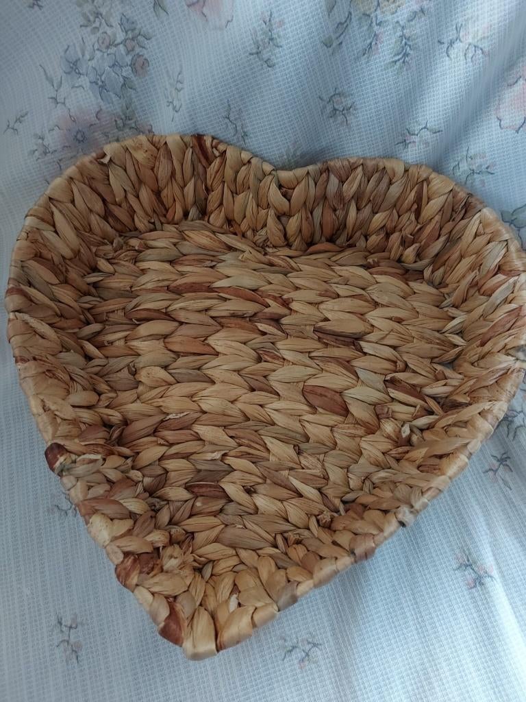 fruitmand "Moederdag in Hartvorm", Huis en Inrichting, Woonaccessoires | Schalen en Manden, Nieuw, Mand, Overige vormen, Riet