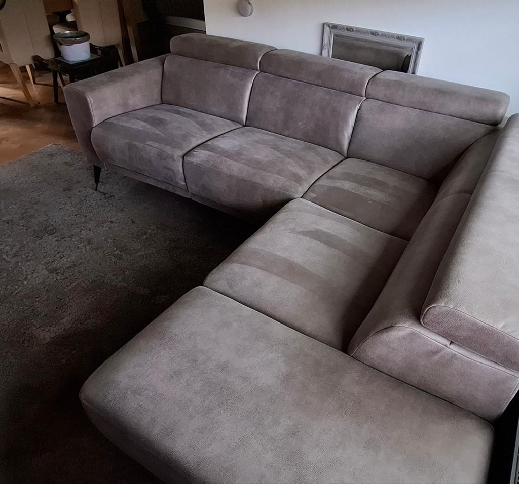 Hoekbank taupe 2,5-zits met relax en ottomaan - Z.g.a.n., Huis en Inrichting, Banken | Bankstellen, Ophalen, Overige materialen