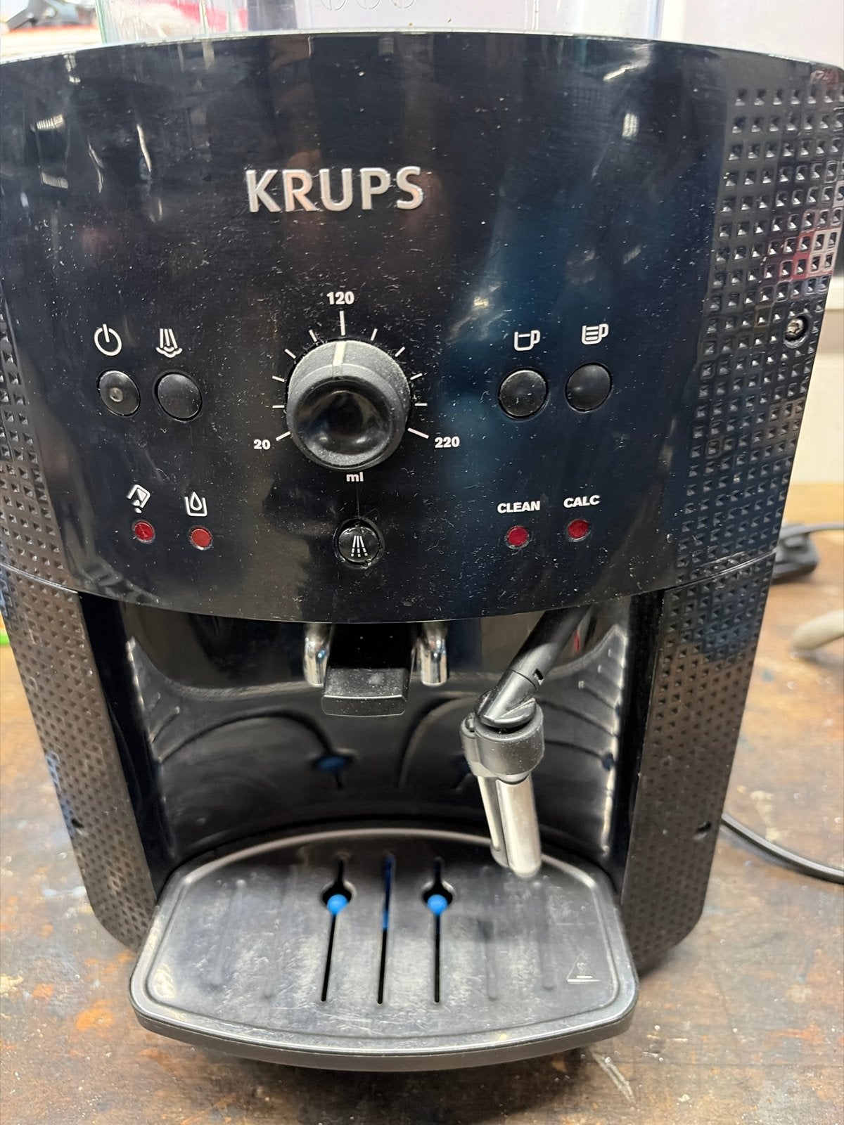 Krups EA8108 Espresso Apparaat - Zwart vlotter probleem., Witgoed en Apparatuur, Afneembaar waterreservoir, Gebruikt, Espresso apparaat