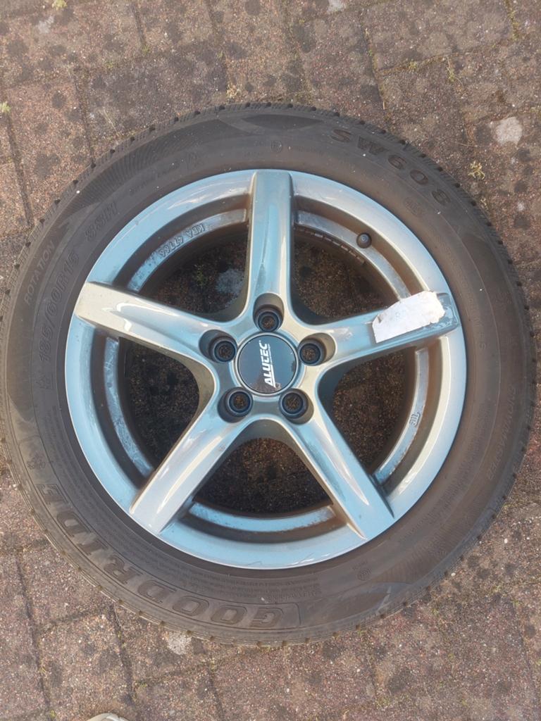 4x Alutec lichtmetalen velgen + winterbanden 185/60R15 5x100, Auto-onderdelen, Ophalen, Gebruikt, 15 inch, Banden en Velgen