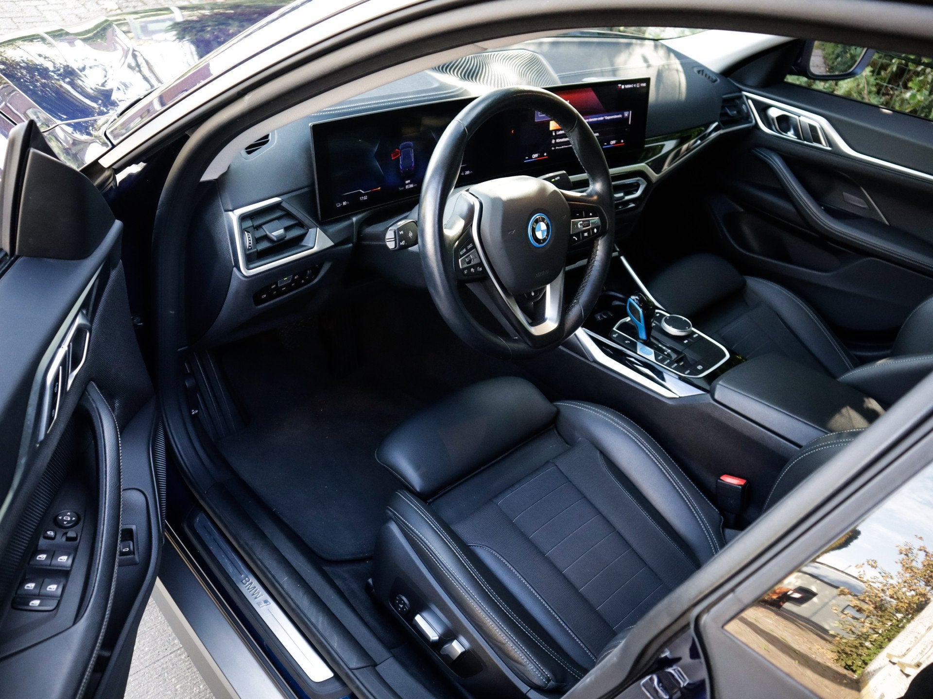 BMW i4 eDrive40 84 kWh 3-Fase 1e-Eig. & Dealer-Onderh BOVAG-, Achterwielaandrijving, Gebruikt, Blauw, 340 pk