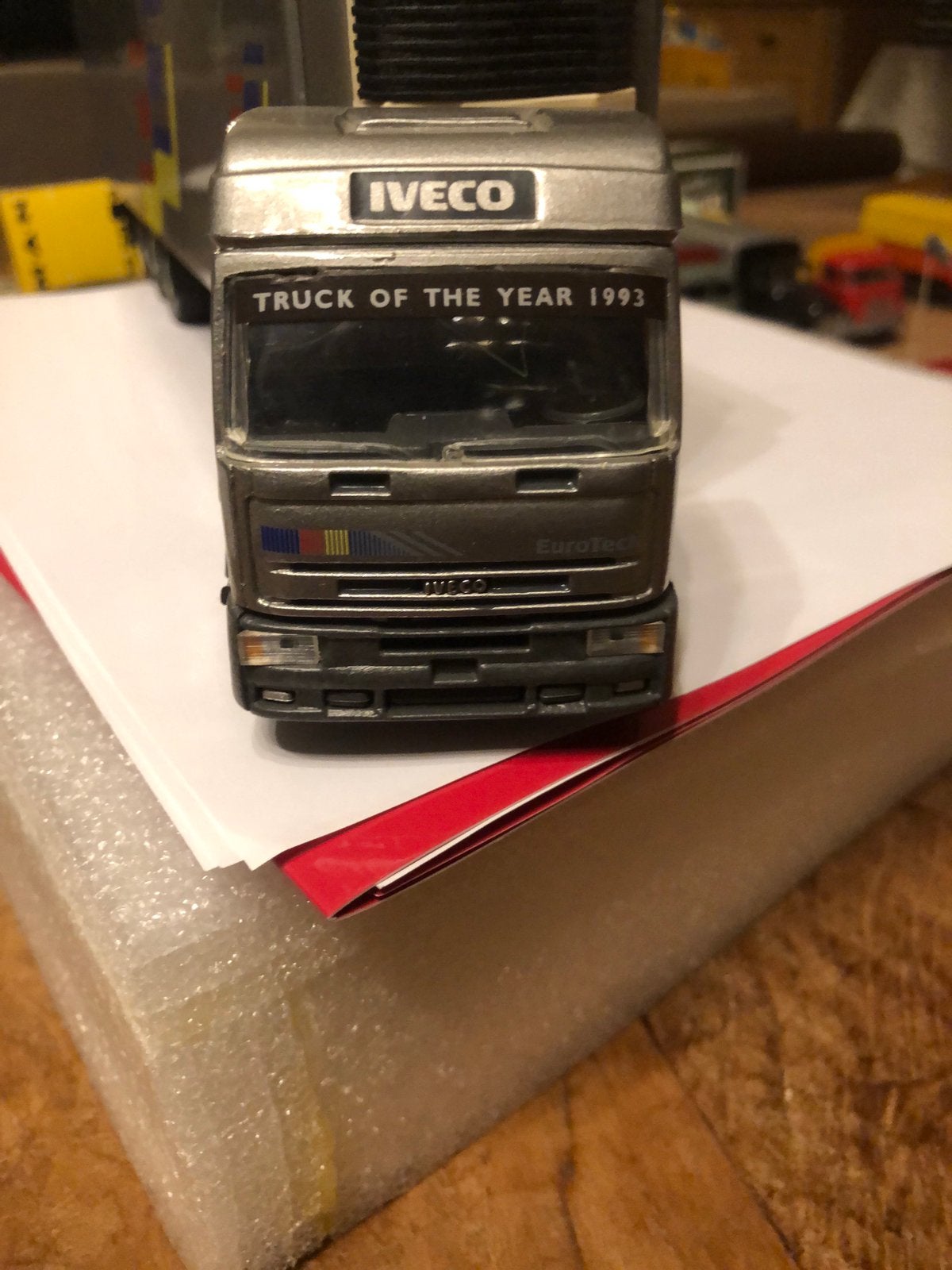 IVECO TRUCK OF THE YEAR1993  EUROTECH PRACHTIG  MODEL, Ophalen of Verzenden, Zo goed als nieuw, Bus of Vrachtwagen, Wsi