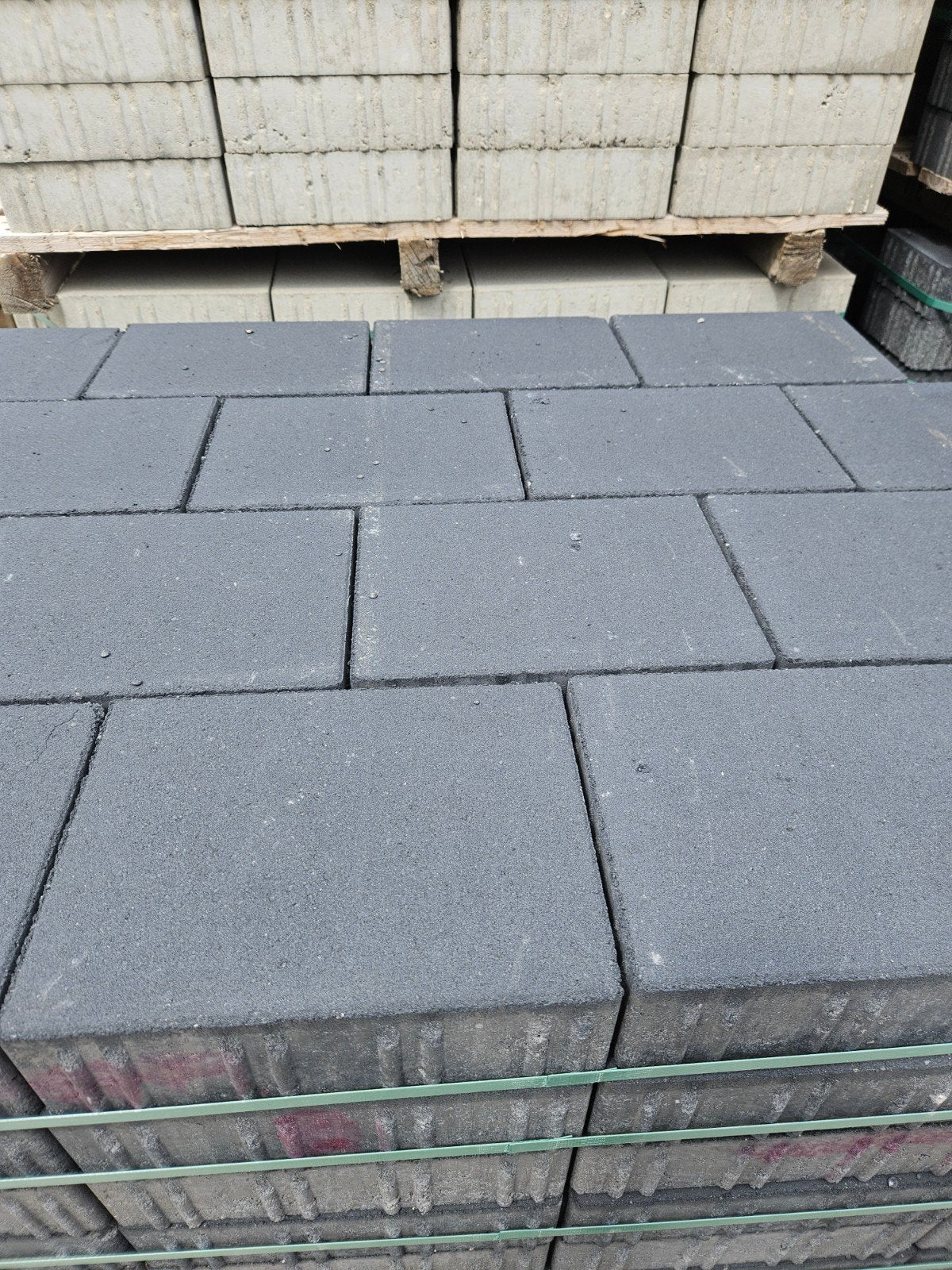 Betonsteen 21x28x8 hoog antraciet