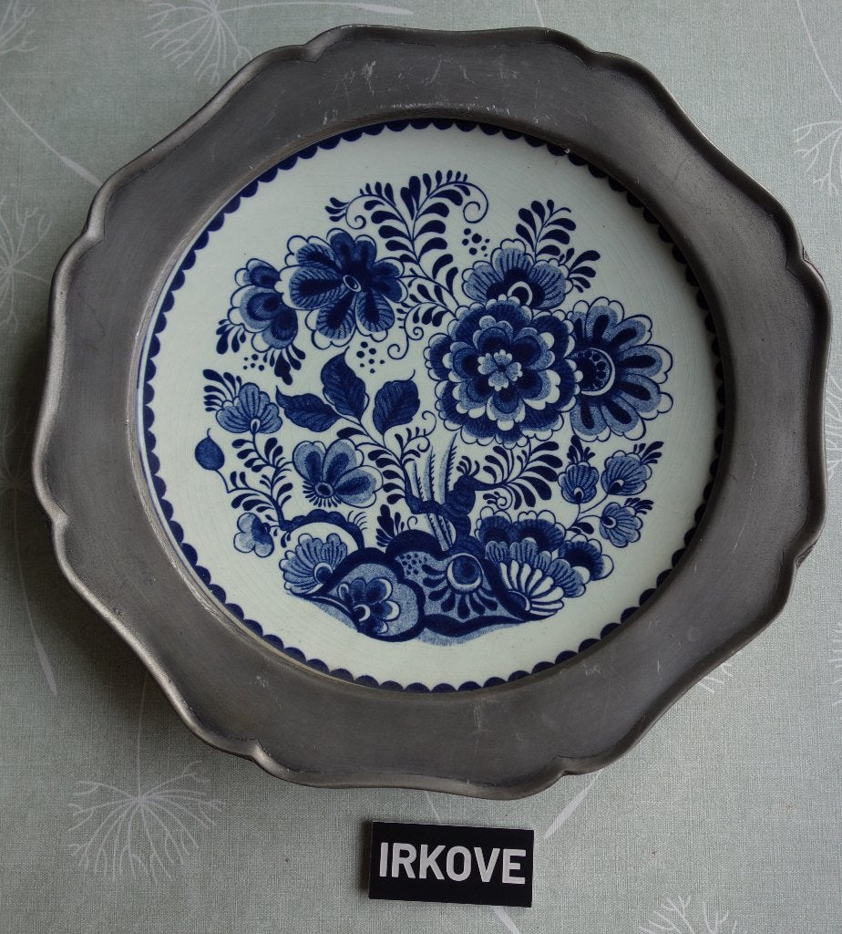 DELFT BLAUW BORD MET TINNEN RAND * Gemerkt *, Verzenden