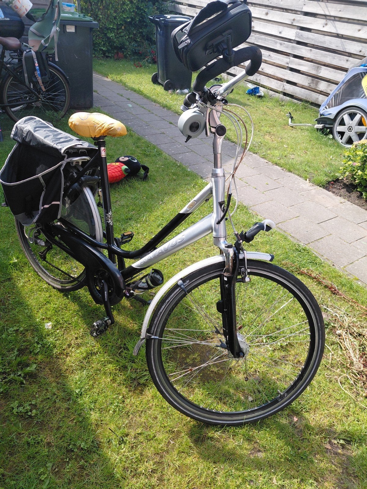 Batavus Damesfiets met lage instap en versnellingen, Ophalen, Gebruikt, Velgrem, Batavus