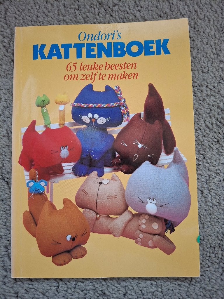 Ondori's Kattenboek, 65 leuke beesten om zelf te maken, Boeken, Ophalen, Zo goed als nieuw, Borduren en Naaien