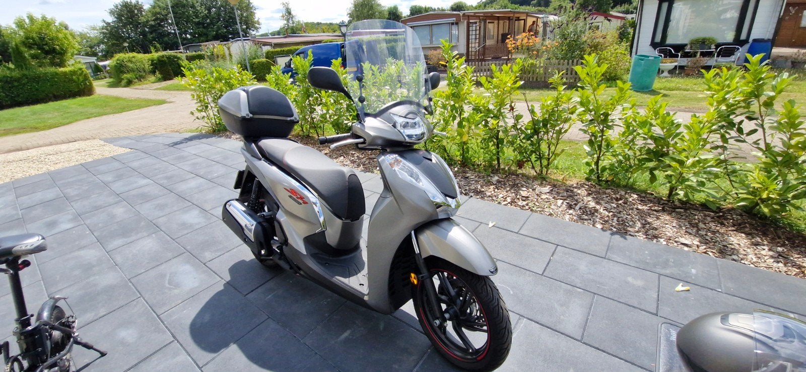 Honda SH300I 2021 €4700 - top staat- Grijs metallic, Ophalen of Verzenden, Nieuw