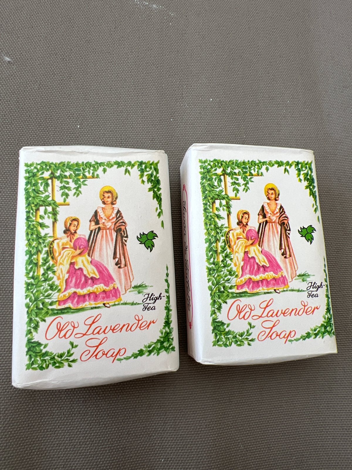 2 oude franse zeepjes in mooie verpakking, Ophalen of Verzenden