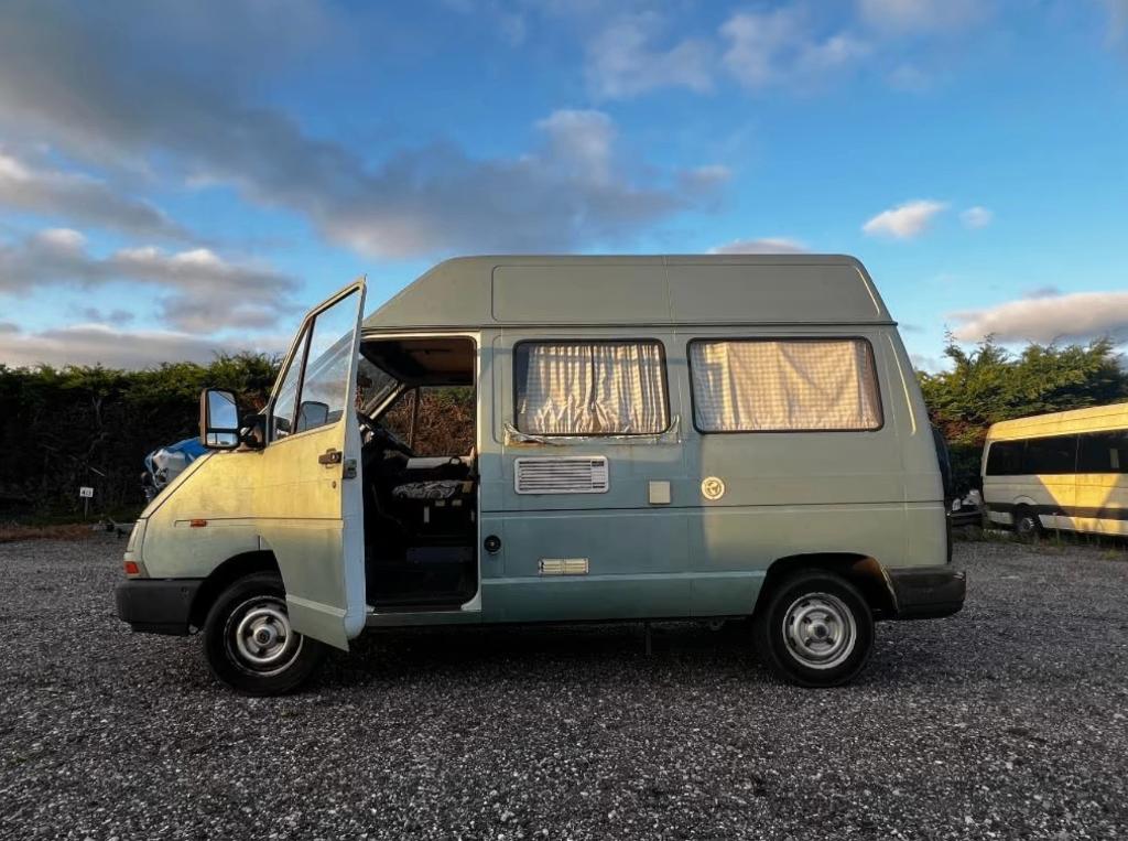 Renault Trafic camper Benzine -1997-235.757 km-APK 19/08/26, Overige merken, Tot en met 3, Particulier, Benzine
