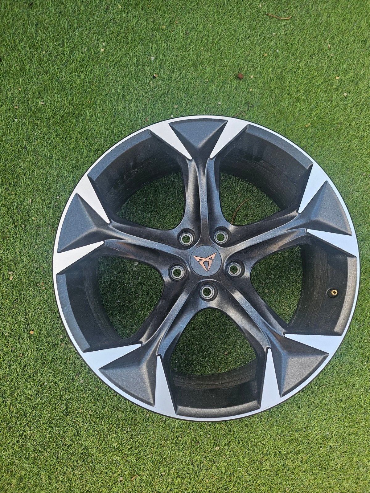 Originele Cupra velgen 19" 5x112 voor Formentor/Leon, Velg(en), 235 mm, Zomerbanden, Ophalen