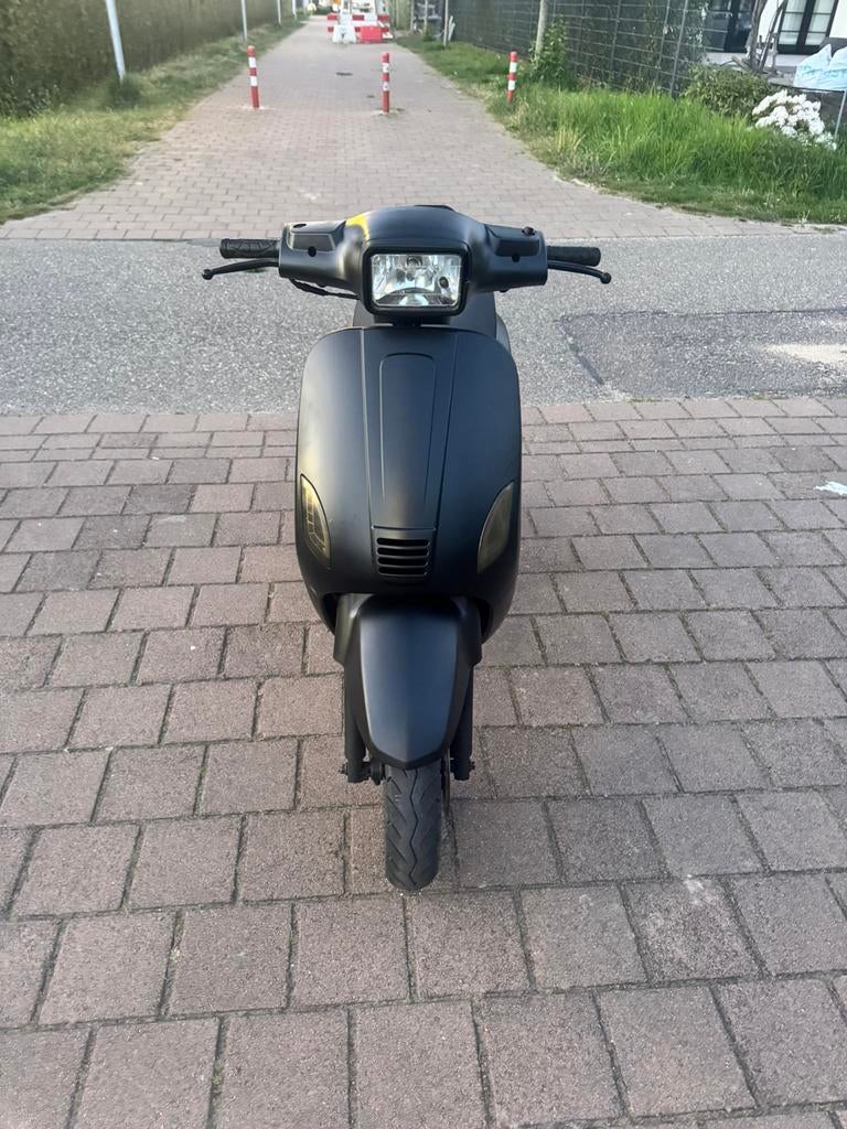 Senzo scooter uit 2017, Gebruikt, Maximaal 45 km/u, Ophalen of Verzenden, Benzine