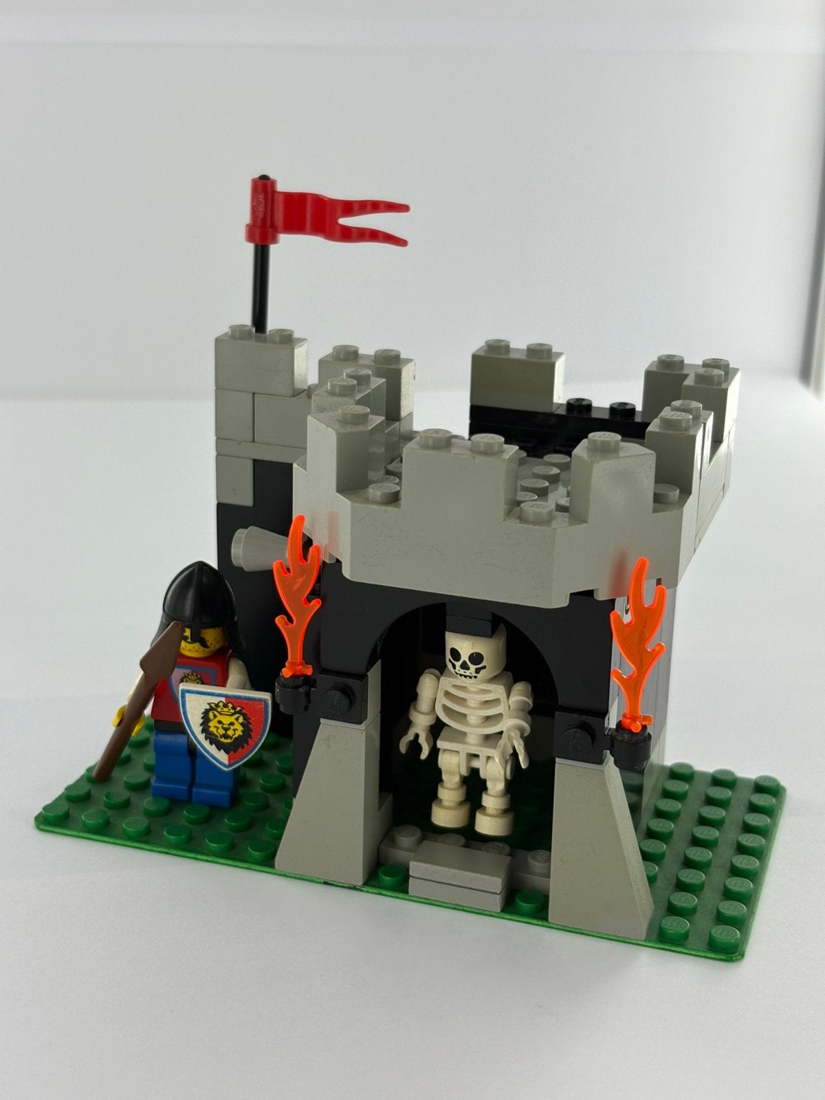 LEGO 6036 Skeleton Surprise (Castle) - Compleet, Compleet, Gebruikt, Lego, Ophalen of Verzenden