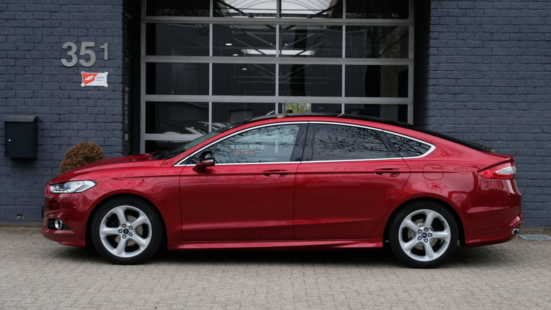 Ford Mondeo 2.0 Titanium 203PK Automaat Navi 1e eigenaar Dea, Stof, Zwart, 4 cilinders, Mondeo