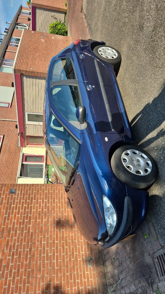 PEUGEOT 206, uit februari 2004, Auto's, Peugeot, Particulier, Te koop, Benzine