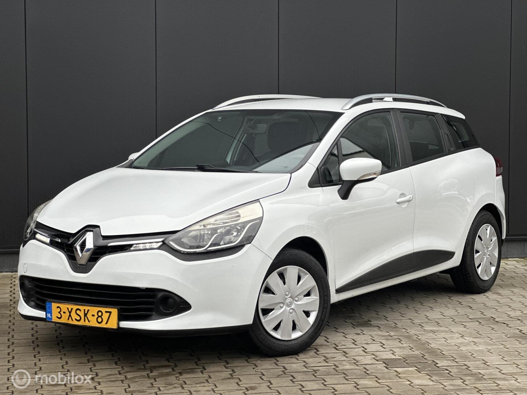 Renault Clio Estate 0.9 TCe Expression | CRUISE | TREKHAAK |, Auto's, Renault, Voorwielaandrijving, Zwart, Wit, Origineel Nederlands