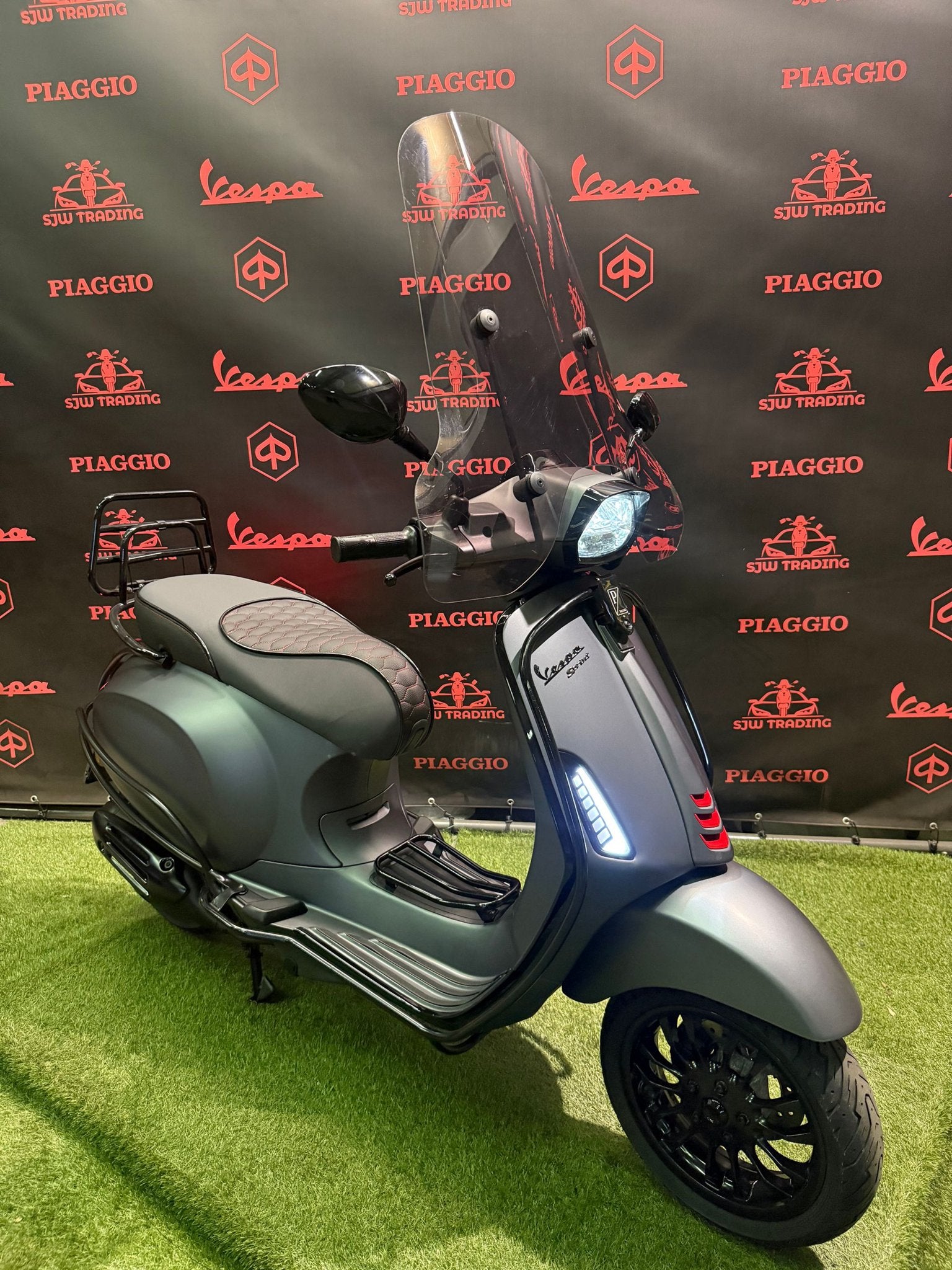 Foto 3 van Vespa Sprint 2021 Snor/Brom! Mat Grijs / RS Zadel / Garantie