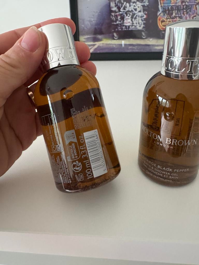 2x Molton Brown Re-charge Black Pepper Bath & Shower Gel, Sieraden, Tassen en Uiterlijk, Uiterlijk | Lichaamsverzorging, Ophalen of Verzenden