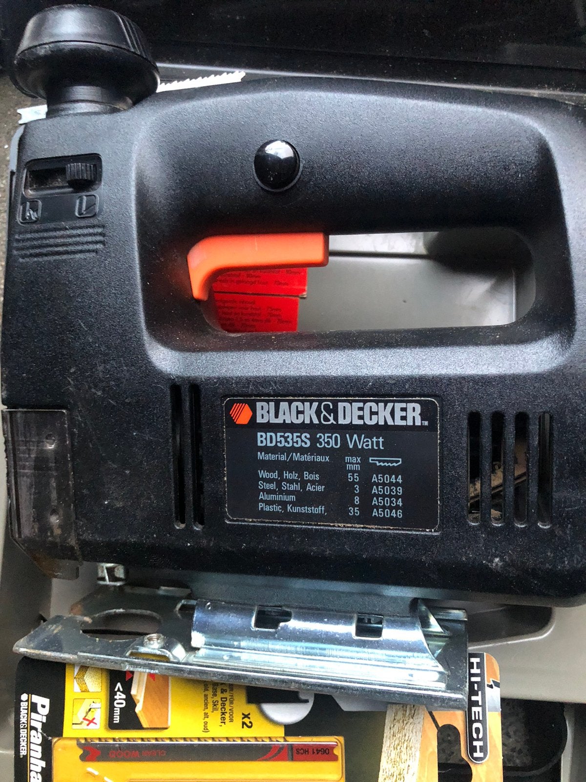 BLACK DECKER decoupeerzaag in goede staat, Gebruikt, Decoupeerzaag, Ophalen of Verzenden, 30 tot 70 mm