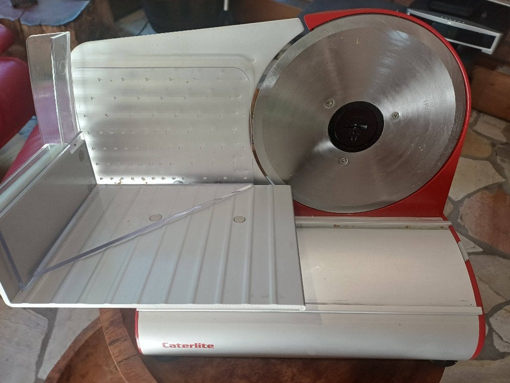 snijmachine voor zowel vlees als brood, Minder dan 1 liter, Ophalen, Gebruikt, 3 snelheden of meer