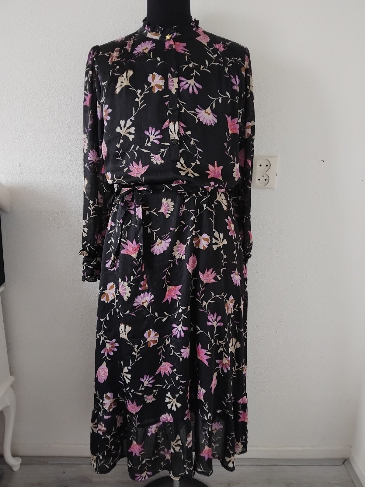 Fabienne Chapot Marina jurk - Zwart met bloemenprint maat 38, Maat 38/40 (M), Zwart, Ophalen of Verzenden, Zo goed als nieuw