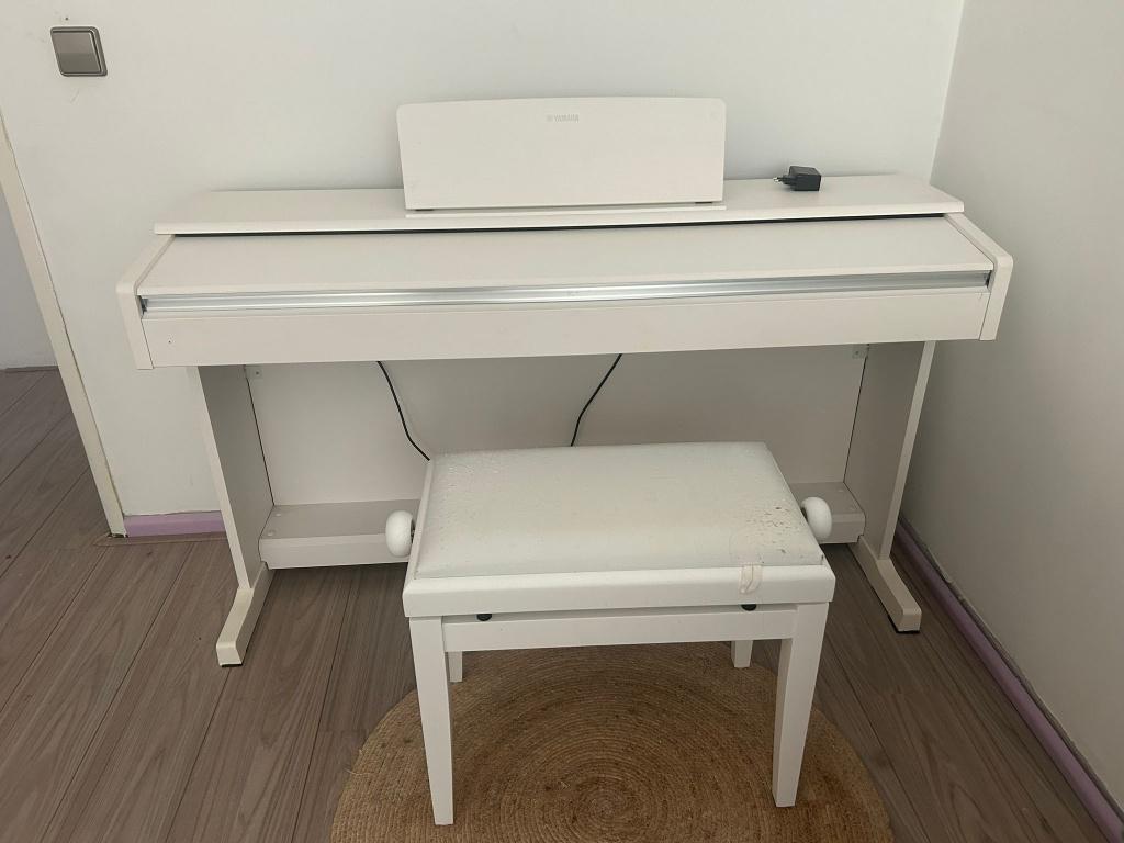 Yamaha Arius YDP-144WH White digitale piano, Ophalen, Wit, Digitaal, Zo goed als nieuw