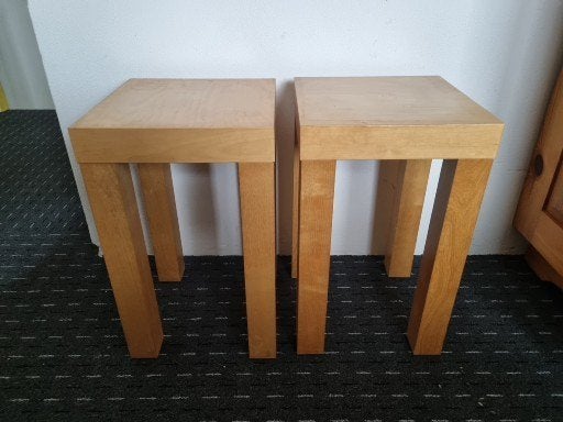 2 grenen bijzettafels/, Minder dan 55 cm, Gebruikt, Rond, Ophalen