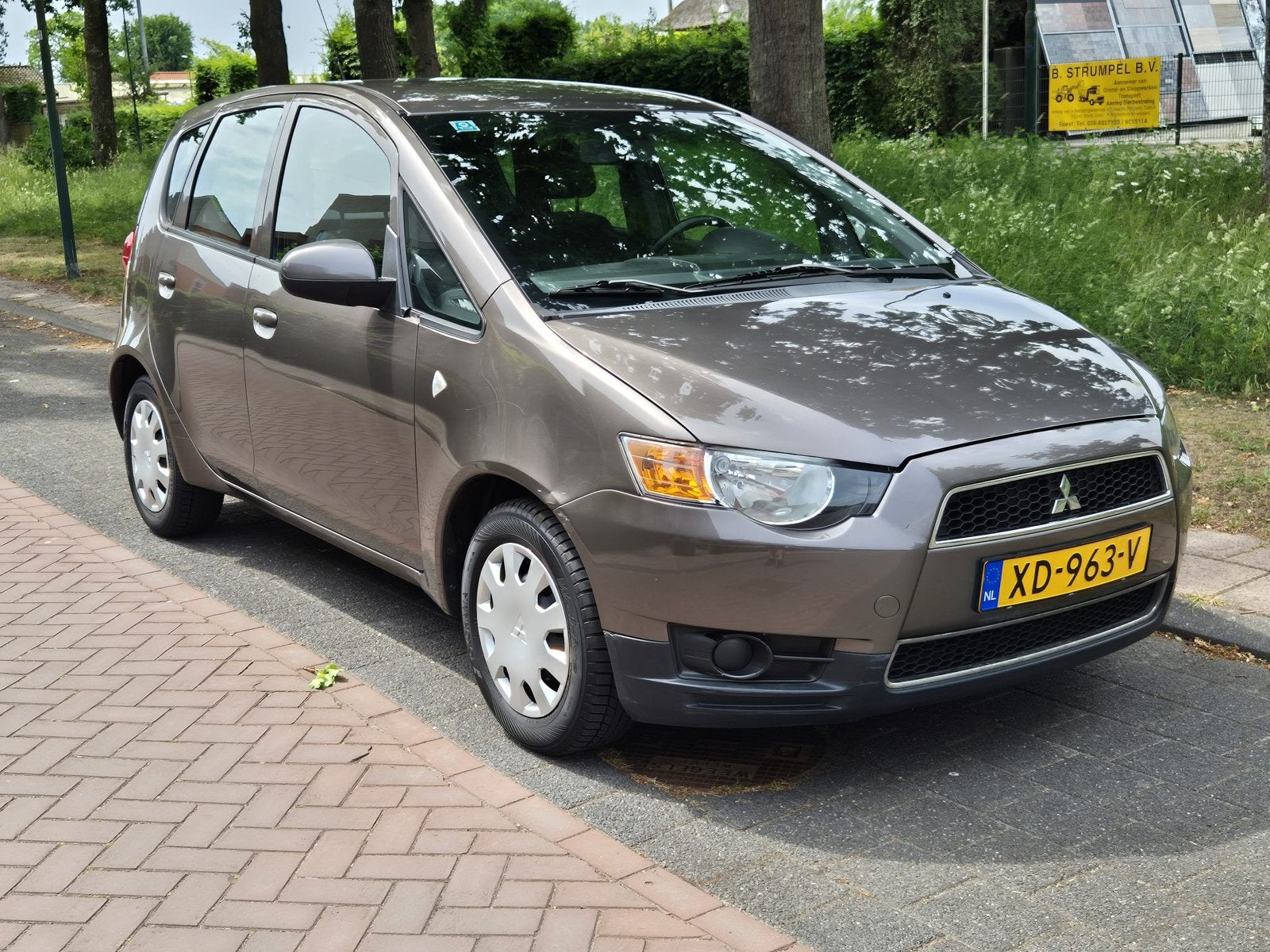 Mitsubishi Colt 1.3 5-DR 2011 Bruin, Voorwielaandrijving, 31 €/maand, Bruin, Colt