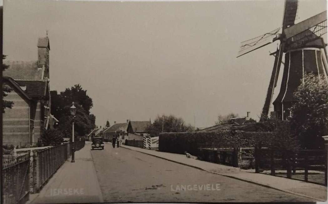 Fotokaart Yerseke (Zl)  1932, Langeviele met Molen Iwaarden, Ophalen of Verzenden, 1920 tot 1940, Gelopen, Zeeland