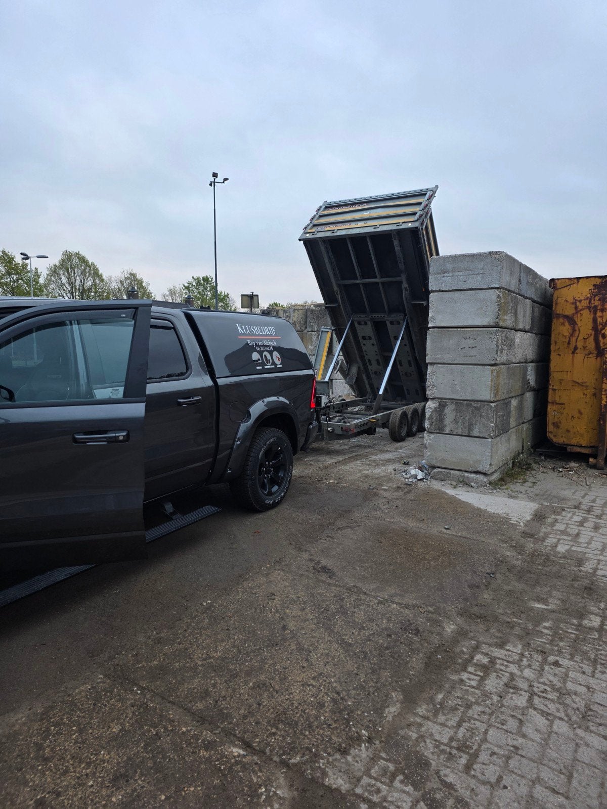 Ervaren sloper, betonboren en zagen en lijmer