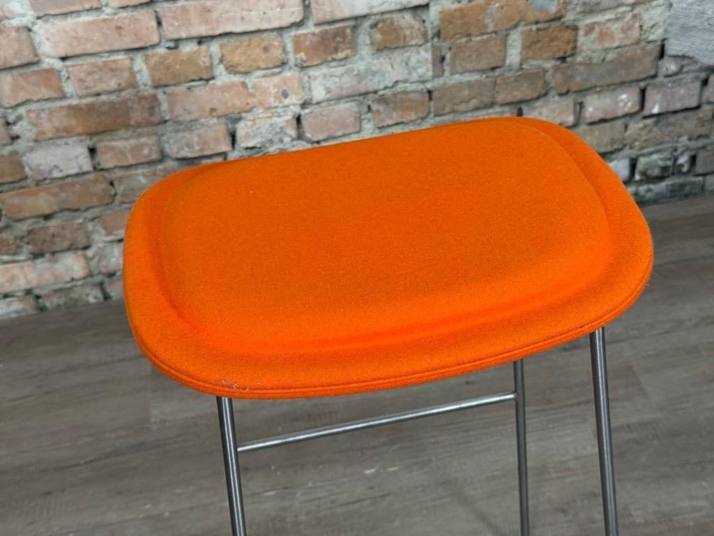 Cappellini Hi Pad Stool oranje bij TheReSales, 60 tot 90 cm, Ophalen of Verzenden, Zo goed als nieuw, 1 kruk