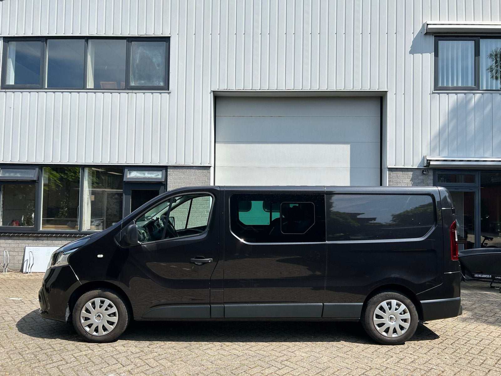 Renault Trafic 1.6 dCi 120pk L2h1 dubbele cabine zwart 2018, 2000 kg, Renault, Zwart, 1875 kg