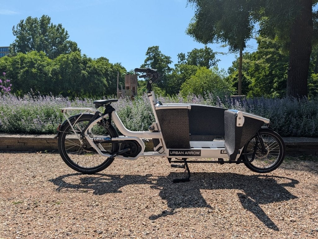 Bakfiets with side door to avoid heavy lifting, Ophalen, Zo goed als nieuw, 2 kinderen, Elektrisch