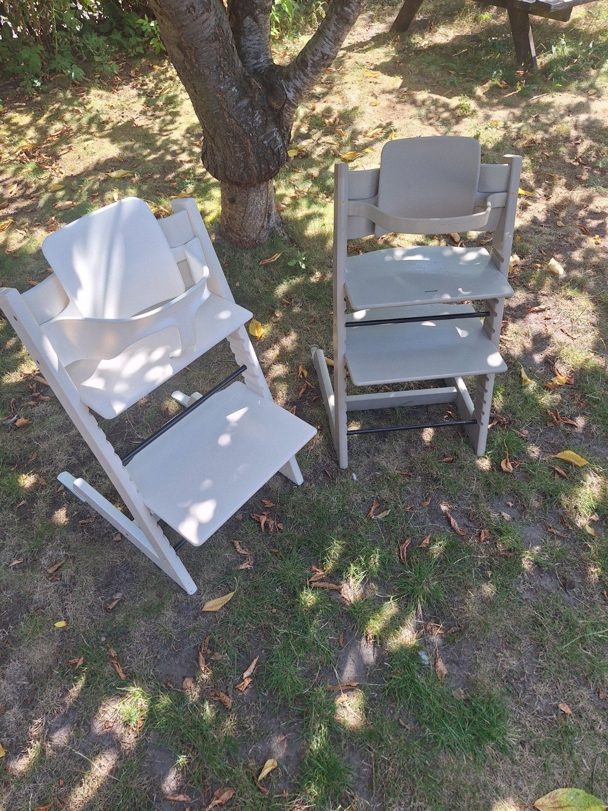 2x Stokke Trip Trap Tripp Trapp Kinderstoel (wit & beige) -, Ophalen, Gebruikt, Meegroeistoel, Stoelverkleiner