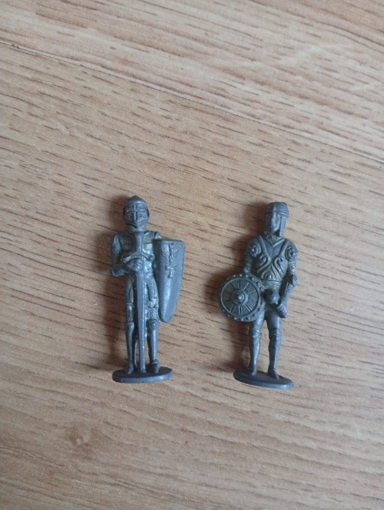 2 tinnen soldaatjes, Ophalen of Verzenden