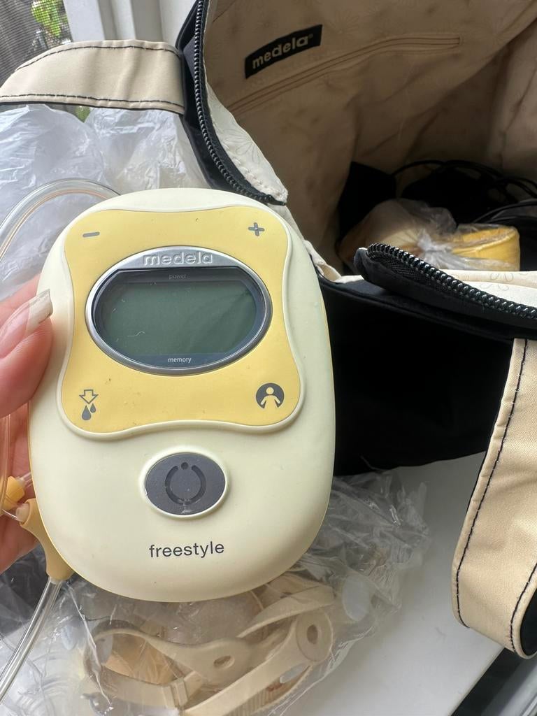 Medela freestyle borstkolf, Ophalen, Zo goed als nieuw, 250 meter of meer