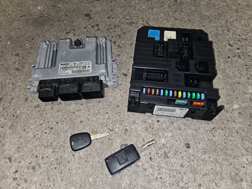 ECU / BSI PEUGEOT 207 1.6 16V THP TURBO, Auto-onderdelen, Niet ingevuld, Gebruikt, Niet ingevuld, Ophalen of Verzenden