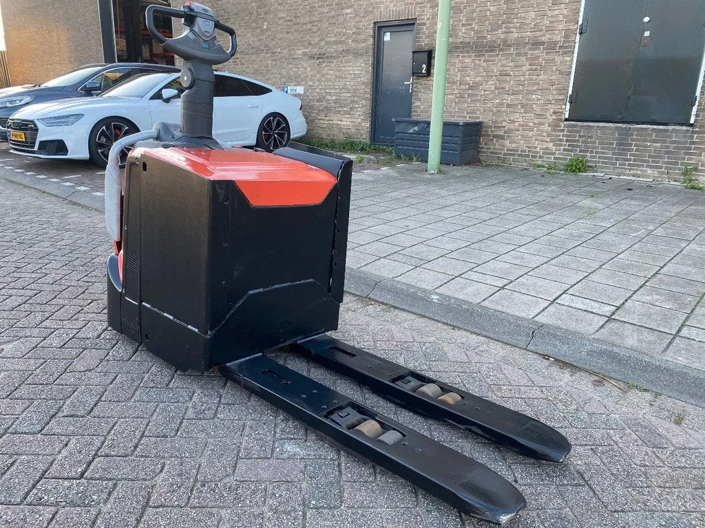 BT LPE250 2500KG PALLETWAGEN / HEFTRUCK (bj 2017), BT, Marconistraat 2
3133KL  Vlaardingen, NL, Yilmaz Heftrucks, Info@yilmazheftrucks.nl