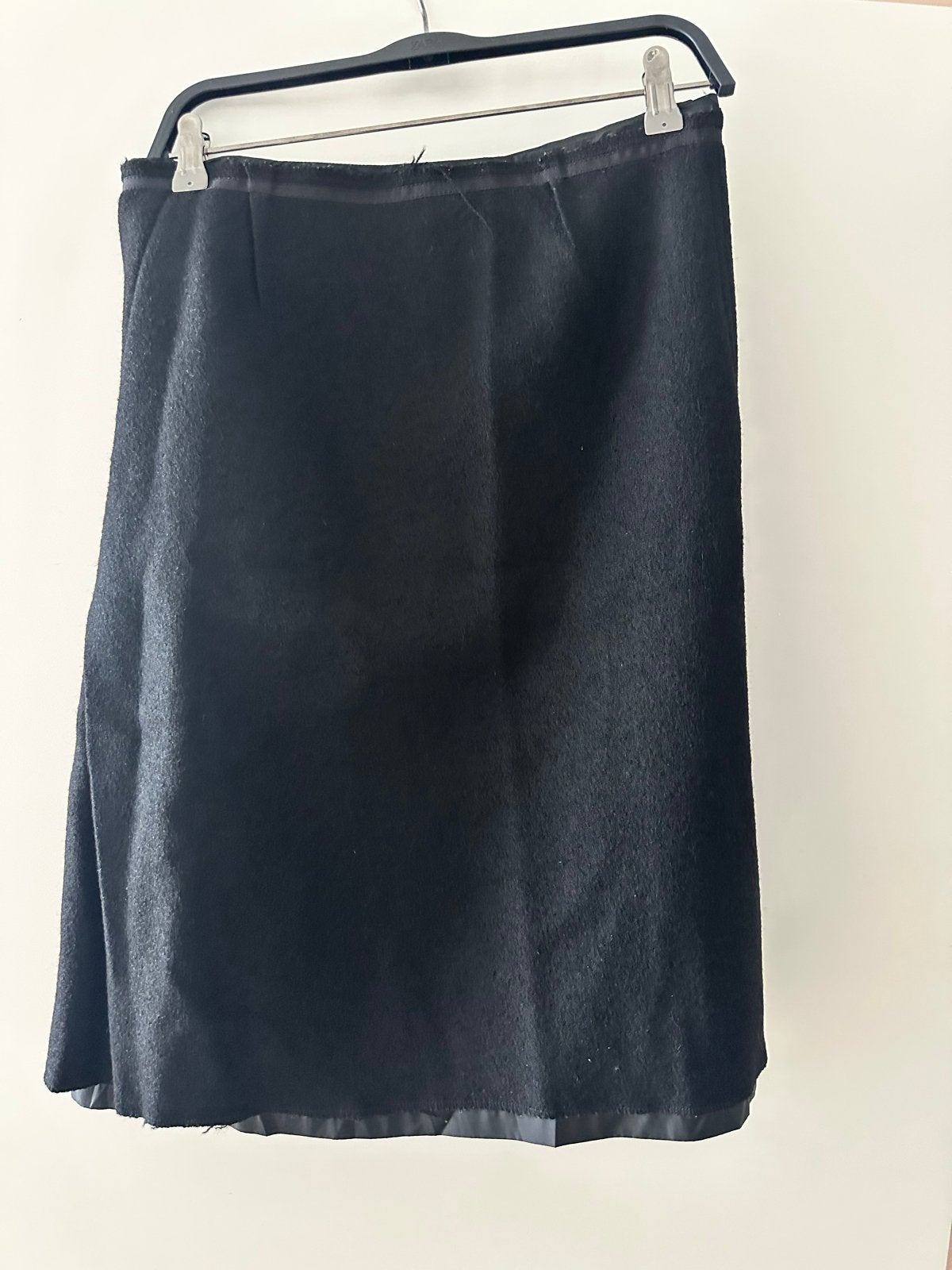 Prada Zwarte Wollen Rok met Rits, Kleding | Dames, Rokken, Zo goed als nieuw, Maat 42/44 (L), Zwart, Knielengte, Ophalen of Verzenden