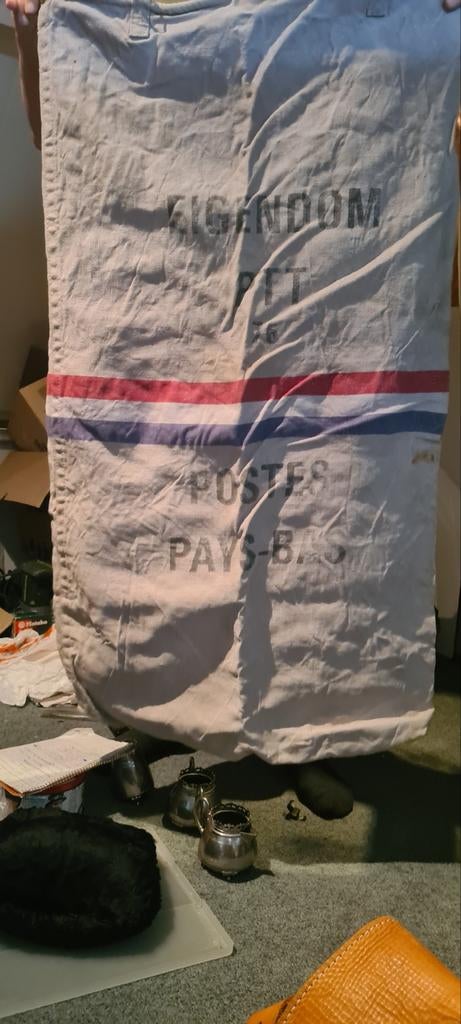 Oude Plunjezak PTT Postes Pays-Bas, Ophalen