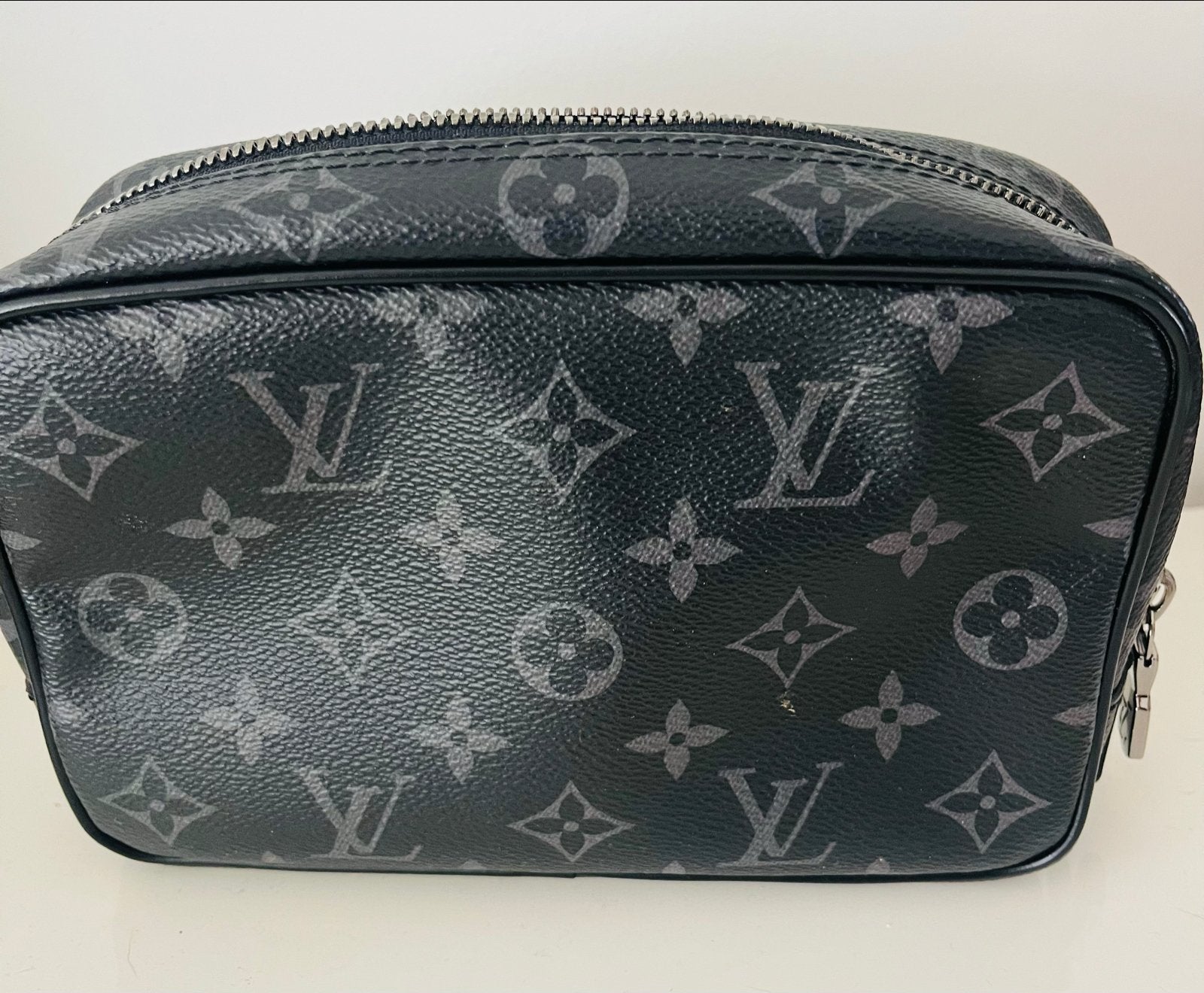 Louis Vuitton Toilet Pouch PM Monogram Eclipse, Ophalen of Verzenden, Zo goed als nieuw, Bruin