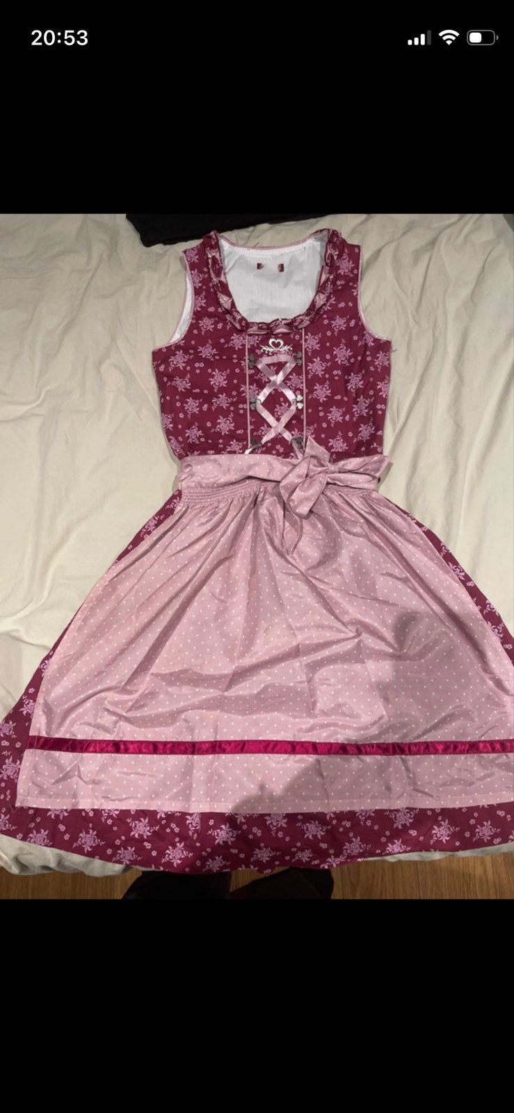 Dirndl jurk rood/roze met bloemenprint en schort, Ophalen of Verzenden, Zo goed als nieuw, 134 t/m 140, Meisje